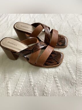 Bloom & Co sandals in size 37.